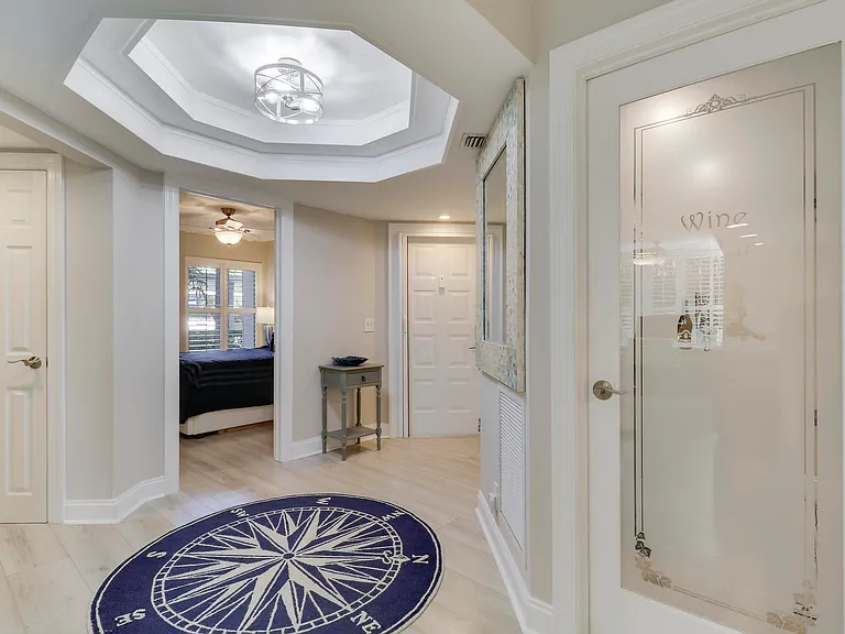 515 Bay Colony Dr N — Photo 30