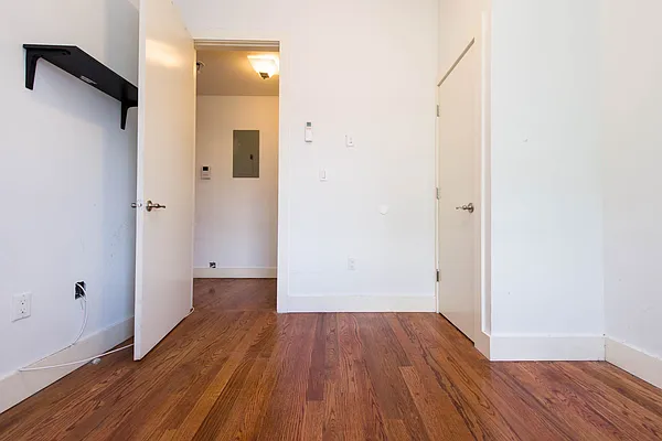 Rented by Nooklyn NYC LLC | media 49