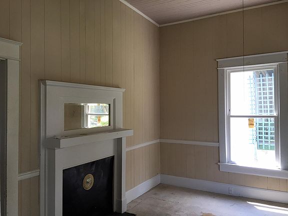 2nd image of 305 S Howell St #A