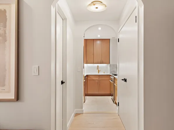 721 5th Avenue image 4 of 17