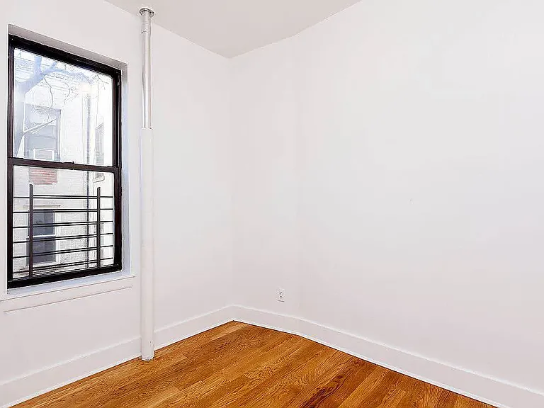 506 E 13th St #20 — Photo 4