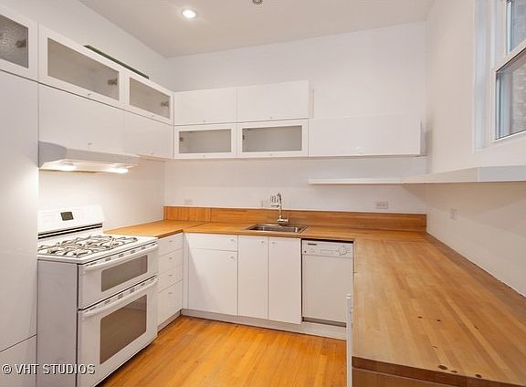 3rd image of 3430 N Elaine Pl