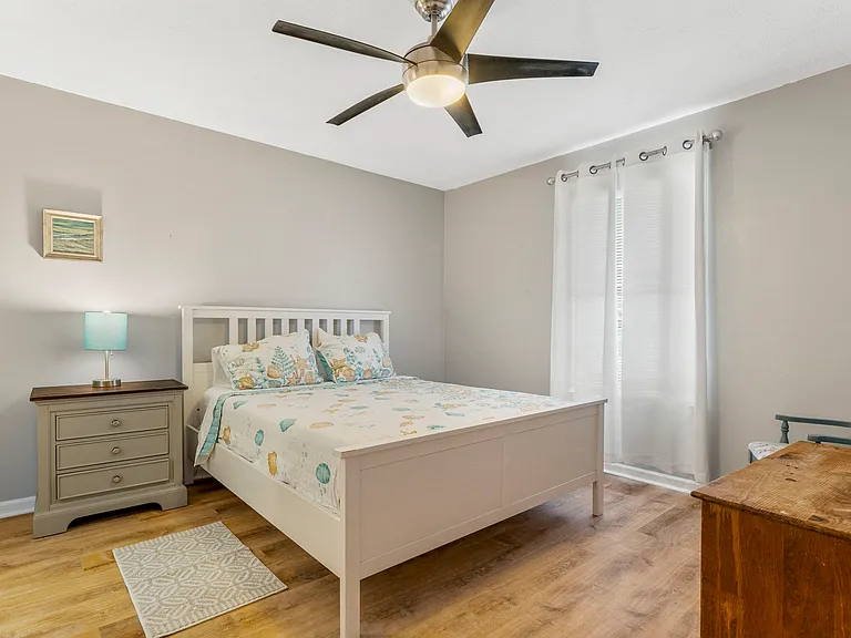 4027 Dolphin Dr #4023 — Photo 7