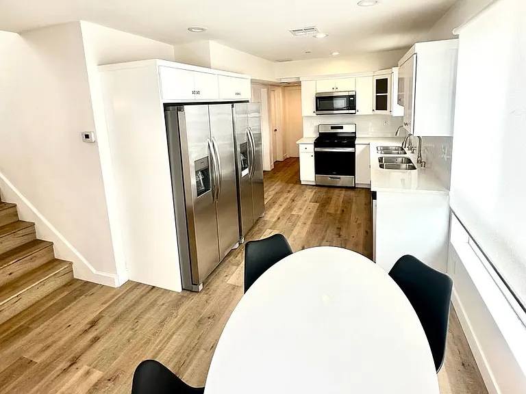 1543 W 37th Pl — Photo 25