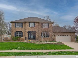 3630 Deer Springs Dr, Bettendorf, IA 52722