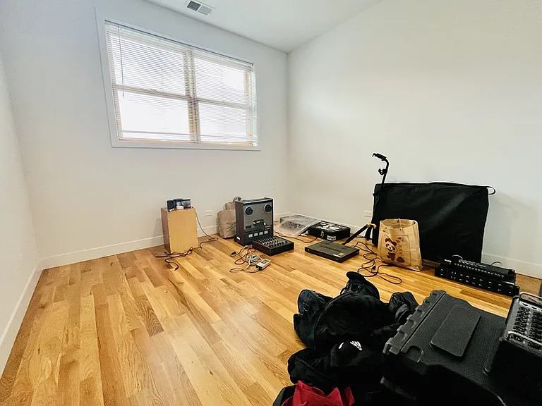 806 S Claremont Ave #2 — Photo 27