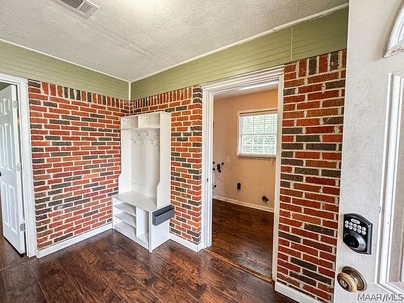 3rd image of 337 Pleasant Hill Rd