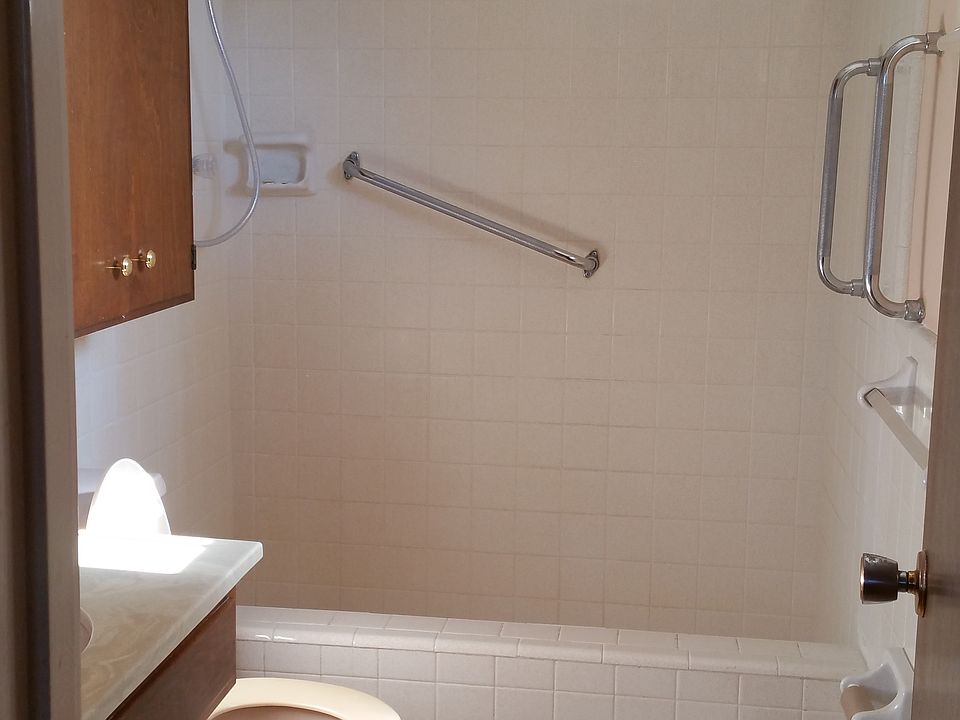 2nd image of 903 Santa Rosa Dr