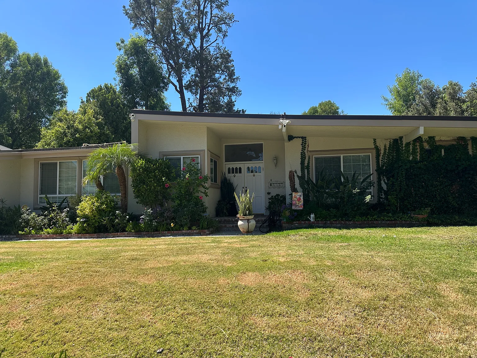 5 bed, 2962 sqft, $7,800 — Photo 3
