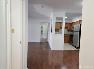 1431 Waterford Dr, Edison, NJ 08817