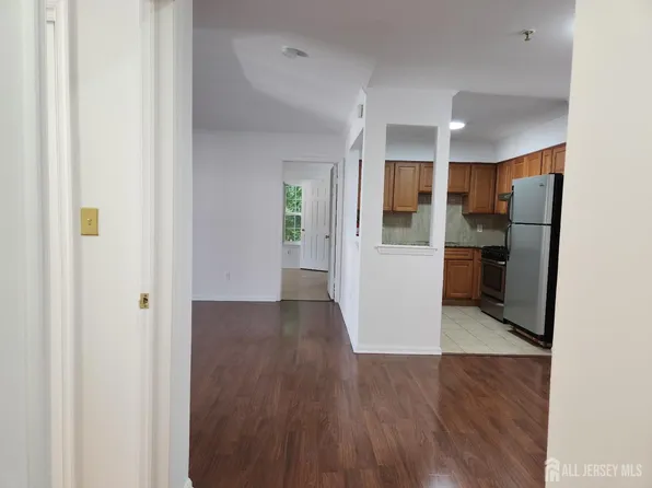 1431 Waterford Dr, Edison, NJ 08817