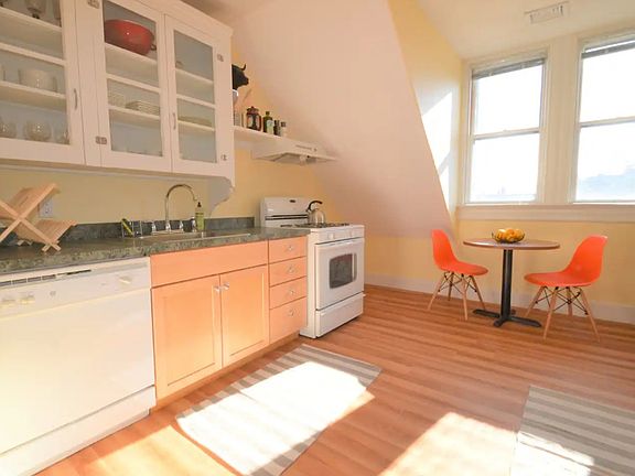 4th image of 340 Broadway St #3