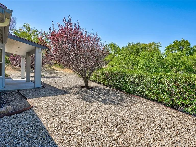 379 Badger Ct — Photo 30