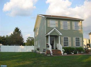 102 Woodlawn Ave, Florence, NJ 08518