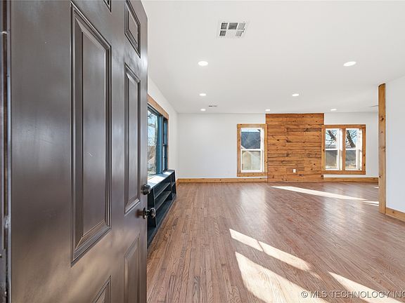 5th image of 206 S Mounds St