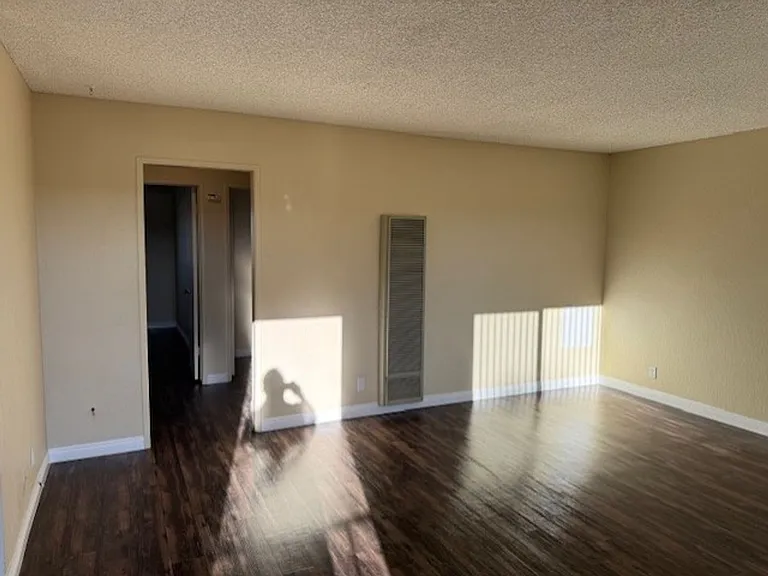 CEDAR 9421 — Photo 3
