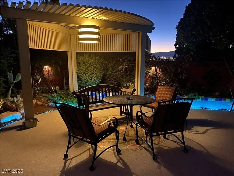 481 Benedict Dr — Photo 29