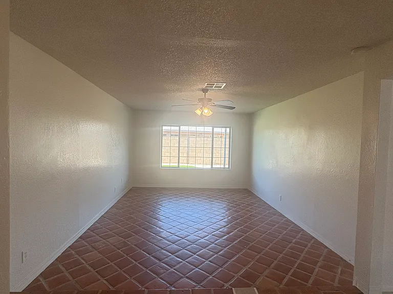 7137 W Colter St — Photo 12
