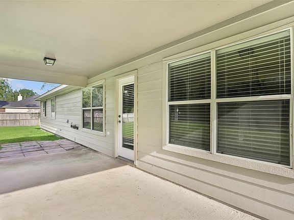 5th image of 11502 Walraven Dr