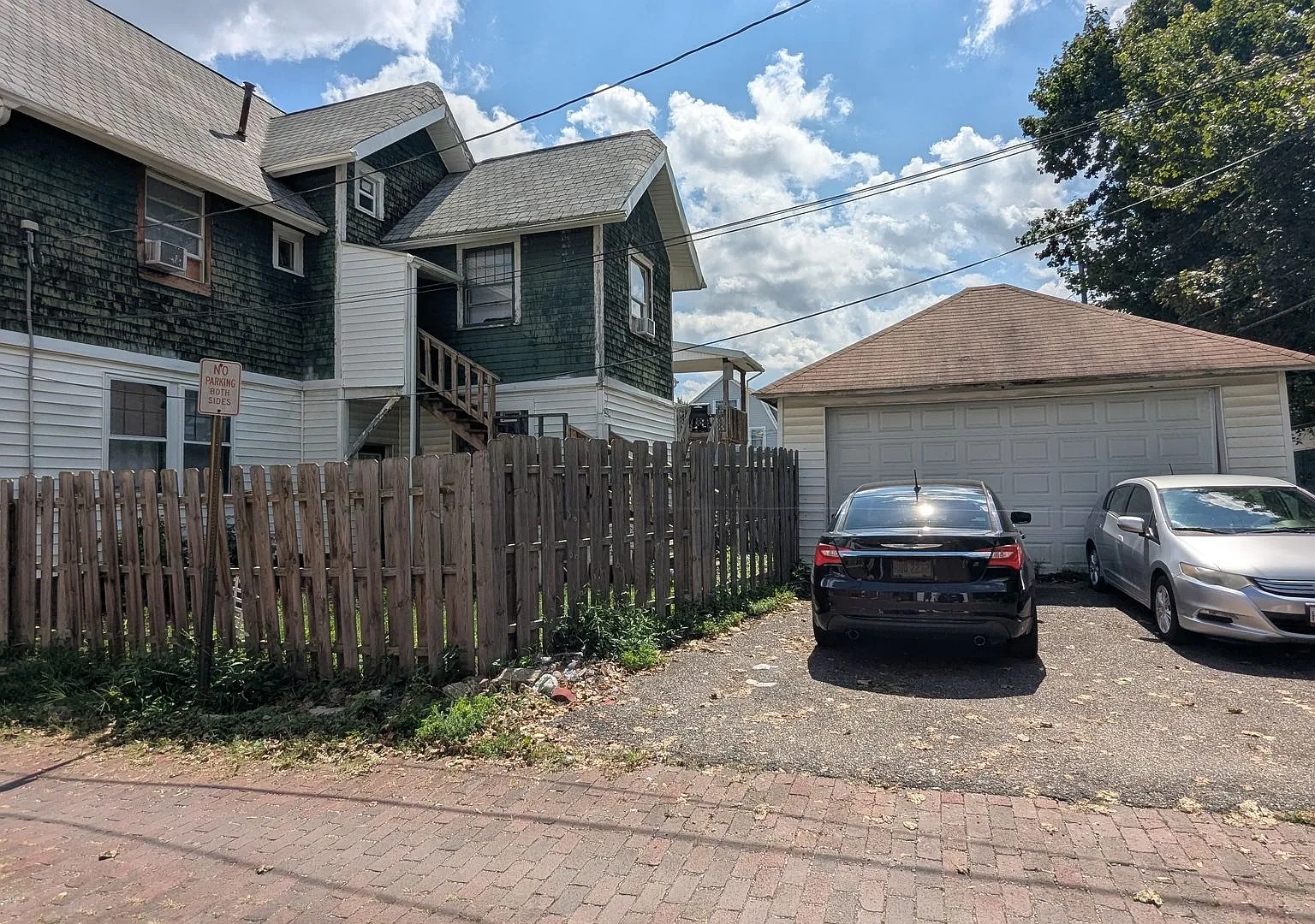 Charming 2 Bed, 1 Bath Apartment in the Heart of Canton — Photo 4