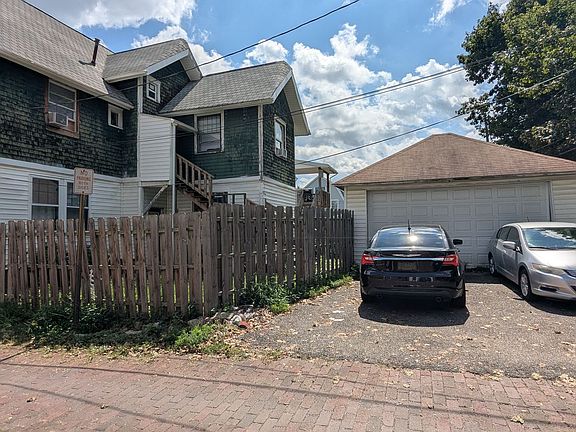 4th image of 1411 Yale Ave NW #1