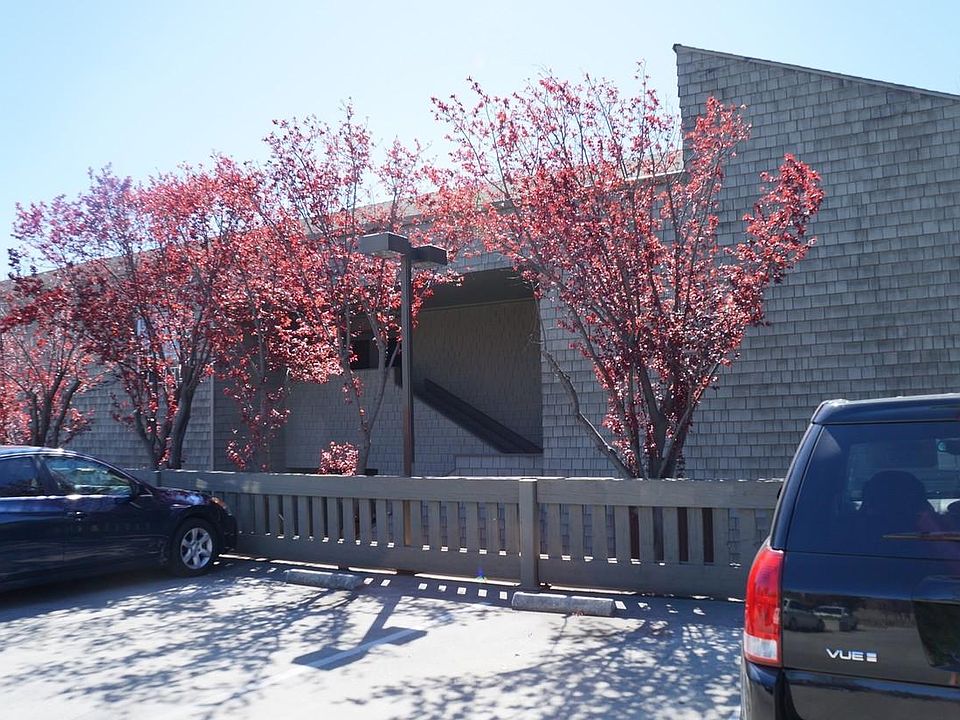 1st image of 125 N Jackson Ave Ste 204
