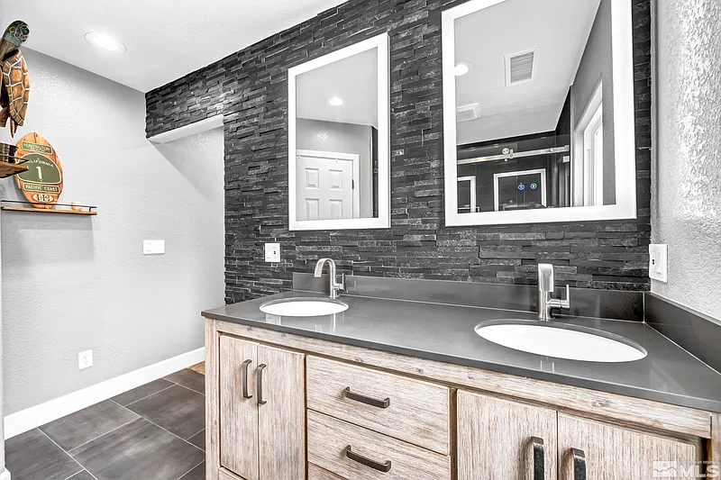 Thumbnail 17