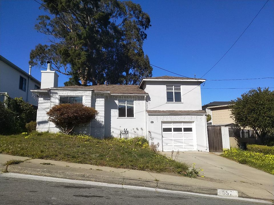 1st image of 657 Larchmont Dr