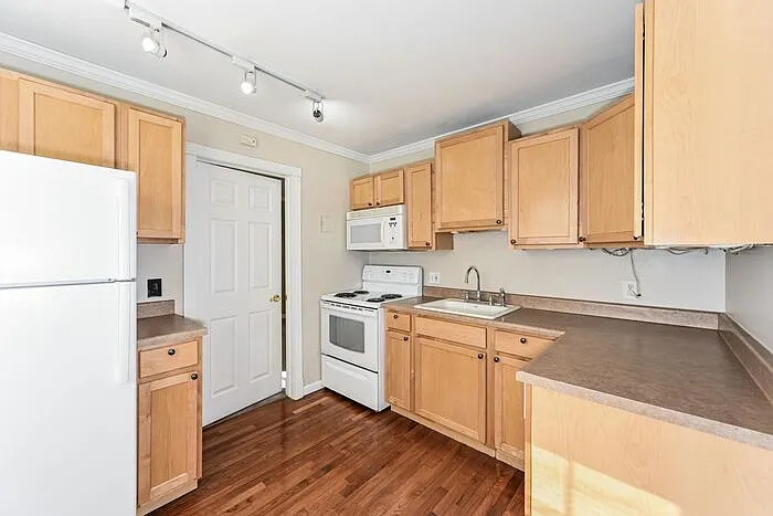1 S Pennsylvania St #201 — Photo 3