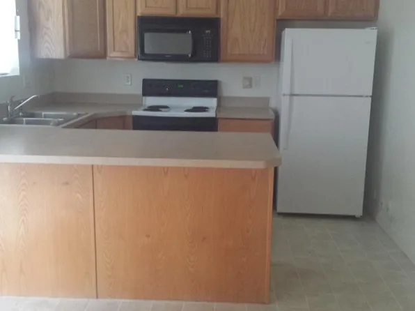 166 N 380 W APT 2, Blackfoot, ID 83221