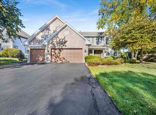 17 S Chestnut Ct, Hawthorn Woods, IL 60047