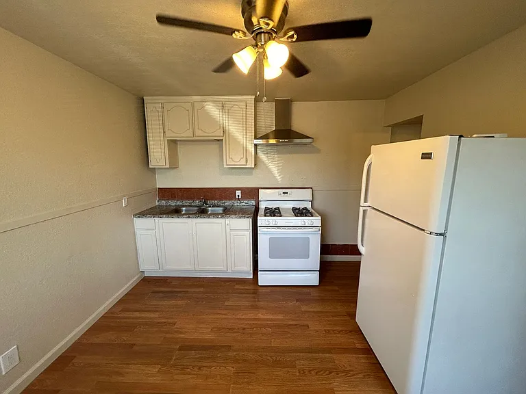 520 Solano St — Photo 2