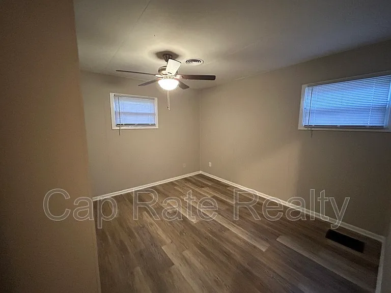2163 Grasmere Ave — Photo 5