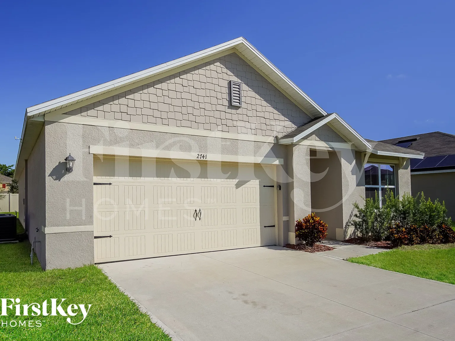 3 bed, 2.0 bath, 1690 sqft, $1,815 — Photo 2