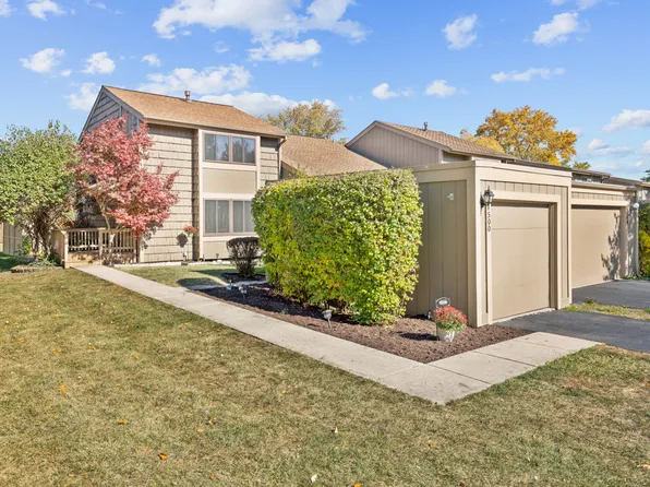 500 Isle Royal Bay, Roselle, IL 60172