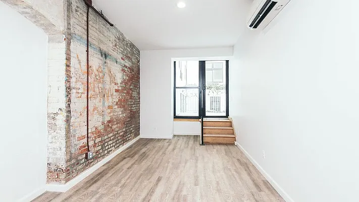 Rented by Nooklyn NYC LLC | media 71
