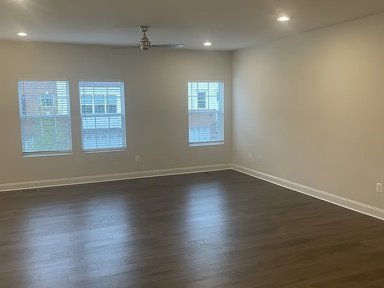 1527 Witchhazel Cir #1 — Photo 6