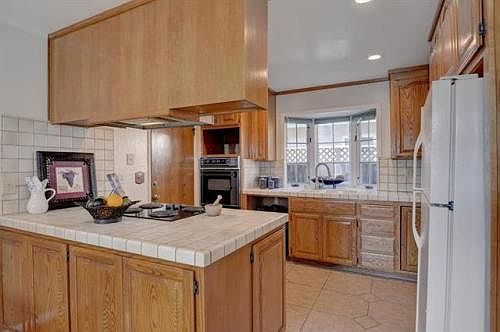 3rd image of 3504 Yuba Ave