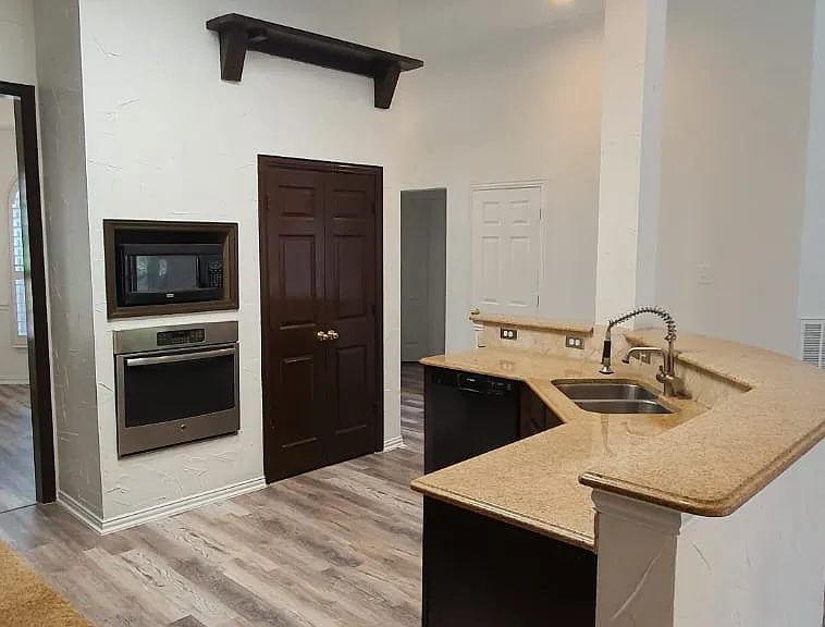 9720 Windy Hollow Dr — Photo 10
