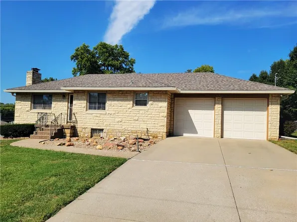 7032 Lathrop Ave, Kansas City, KS 66109