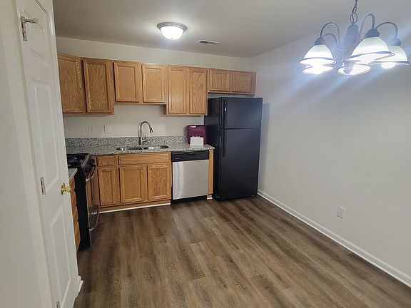 3rd image of 3020 Barrymore St Unit 107