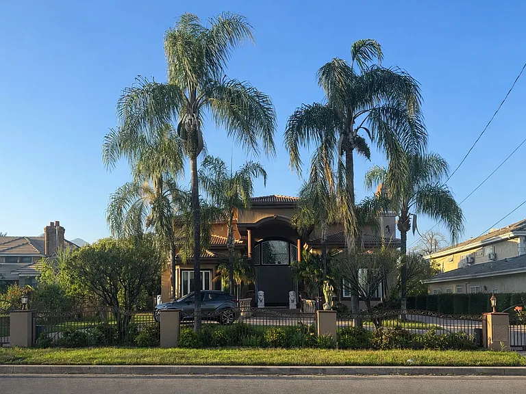 W Camino Real Ave — Photo 5
