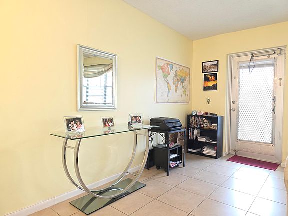 4th image of 204 Kent L #L