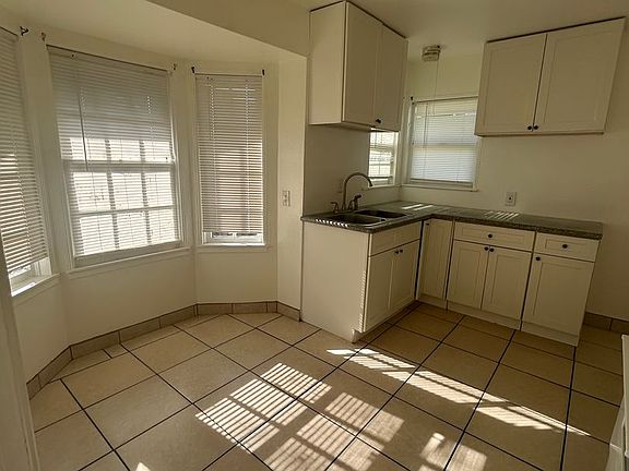 5th image of 1604 Bell Ave #1606