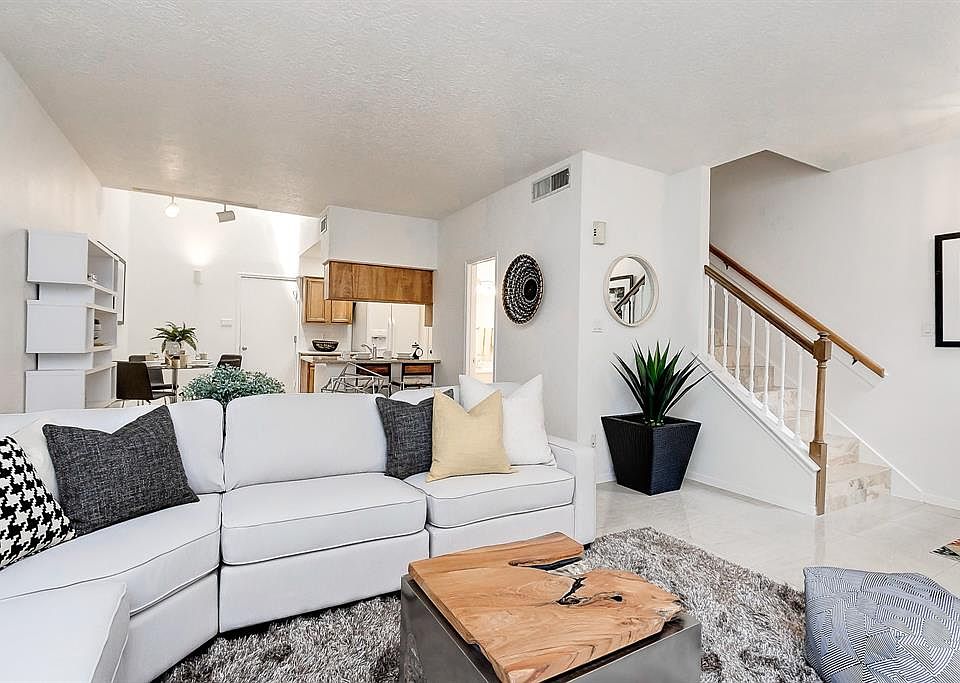 1st image of 7350 Kirby Dr APT 36