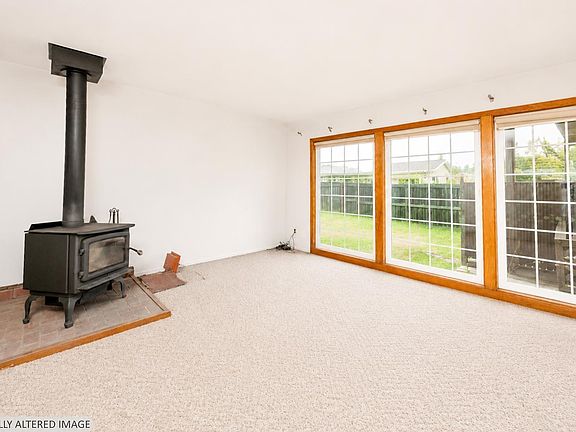 5th image of 1135 Bay View Street