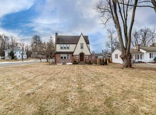 131 Maple Rd, Longmeadow, MA 01106