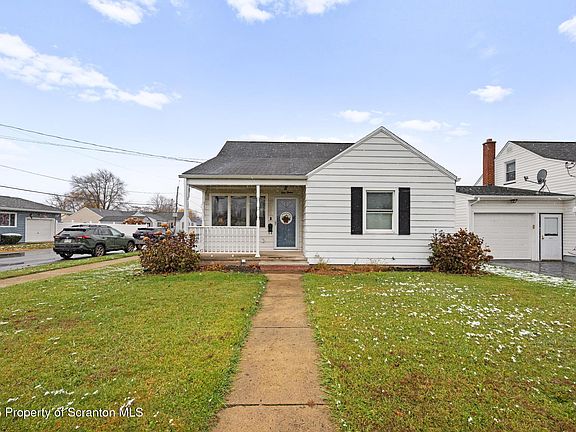 4th image of 112 Stites St
