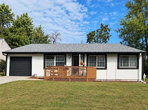 204 Pacific Dr, Belton, MO 64012