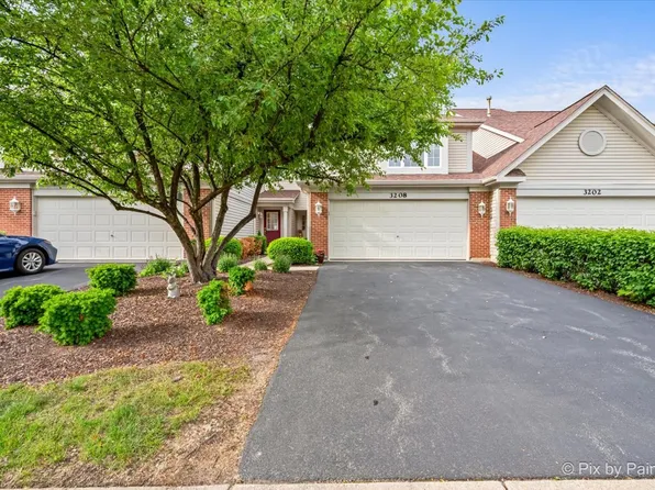 3208 Raphael Ct, St Charles, IL 60175